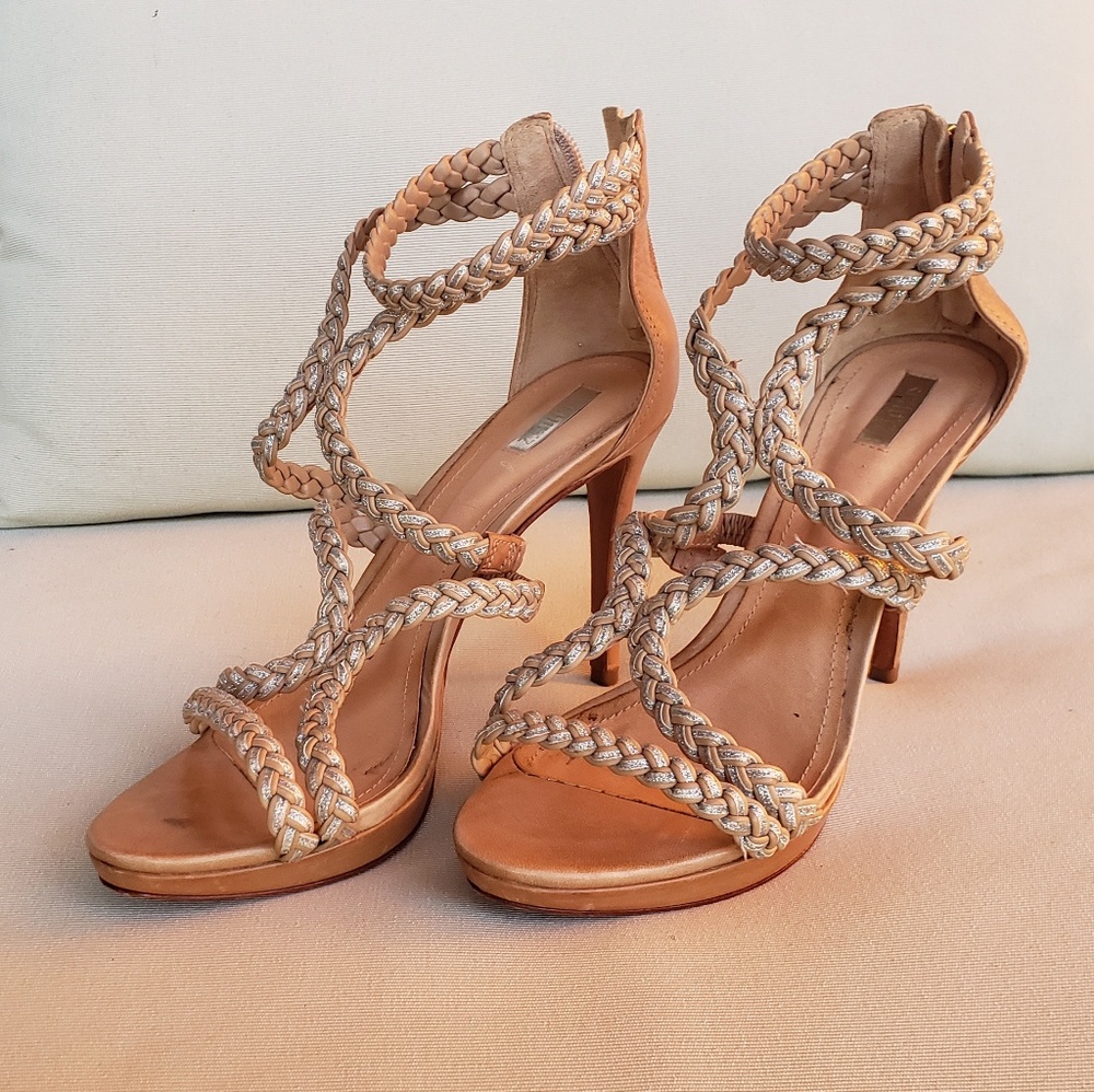 Gorgeout Schutz braided heels!